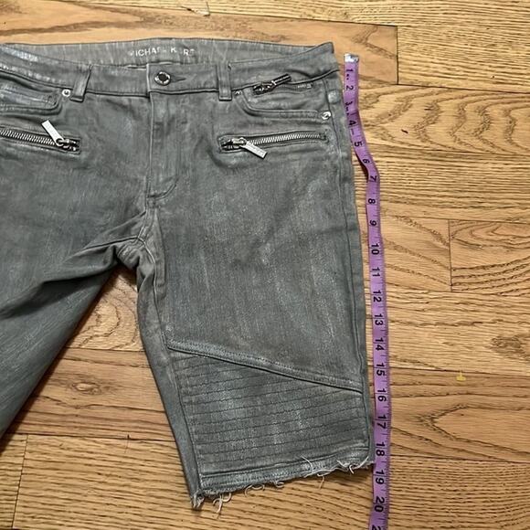 MICHAEL KORS SILVER MOTO JEANS SHORTS SIZE 6‎ - Picture 5 of 5